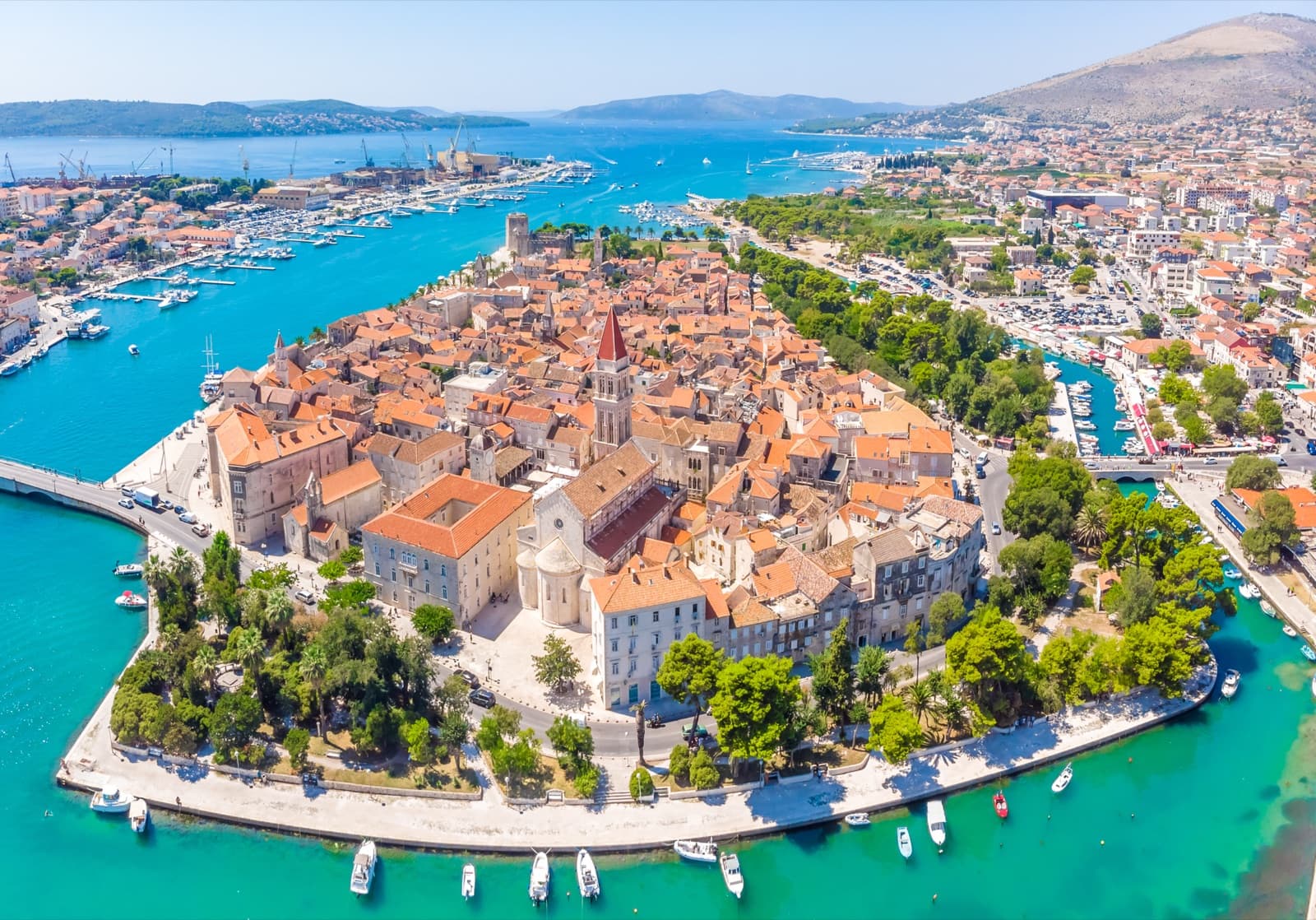 Trogir — srednjovjekovni grad na otoku